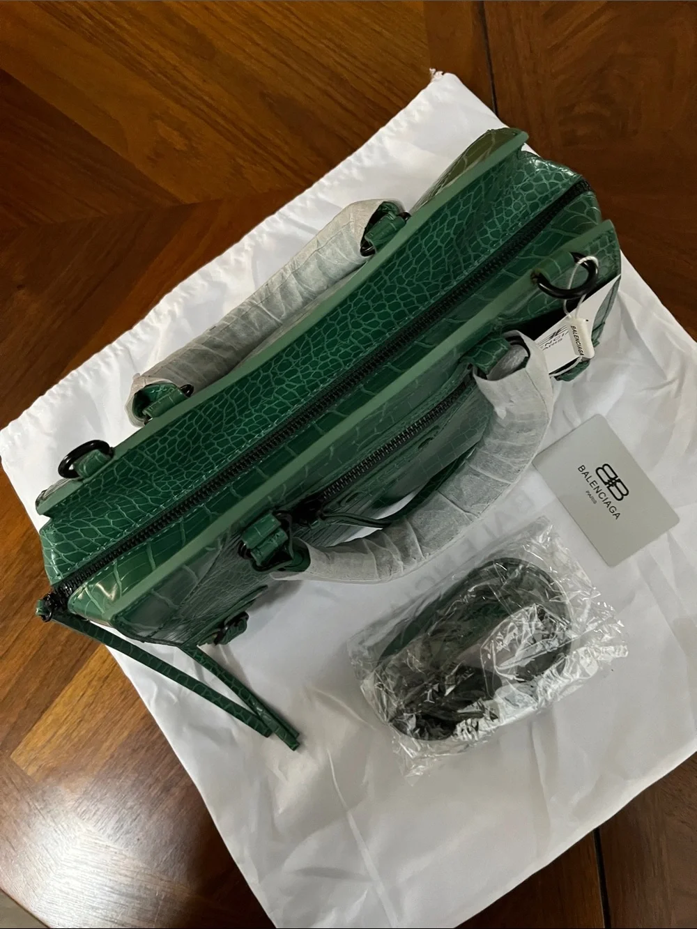 Green Croc-Embossed City Bag with Matching Crossbody Strap!